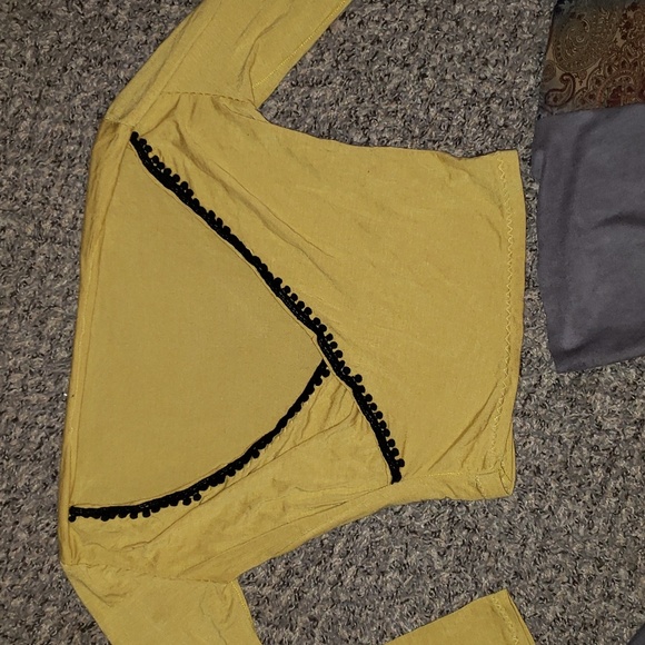 Lot - Picture 2 of 6